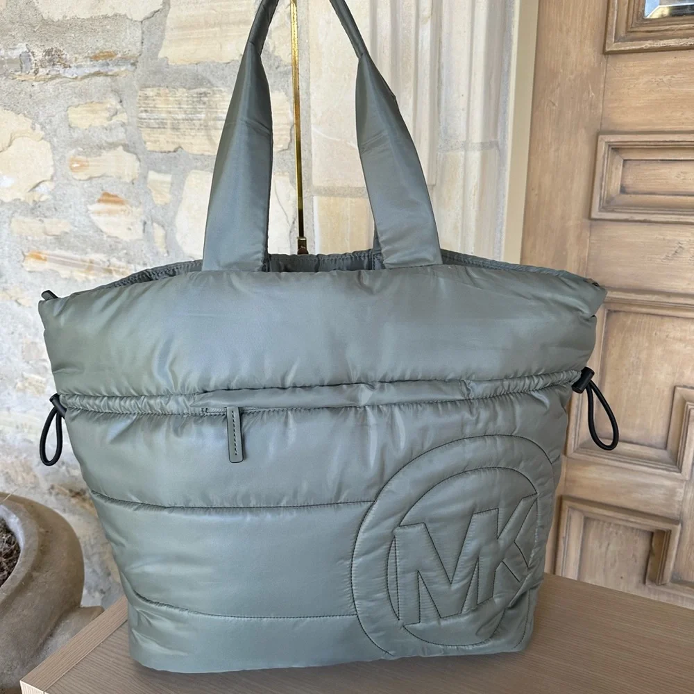 Michael Kors Rae quilted tote bag army graphic - Picture 7 of 11